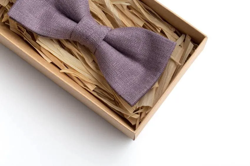 Dusty Purple Pre-Tied Bow Ties - Elegant Groomsmen Gifts for Your Special Day